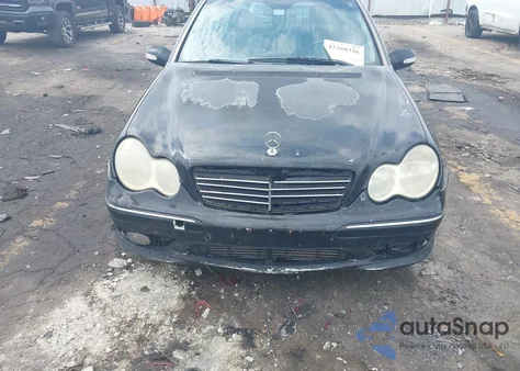 2005 Mercedes-Benz C 230 Kompressor Sport z USA, uszkodzony, nr VIN WDBRF40J75F678446
